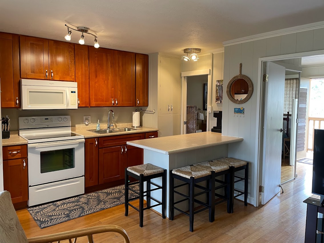 Kitchen in 1-bedroom unit at Wailana Sands